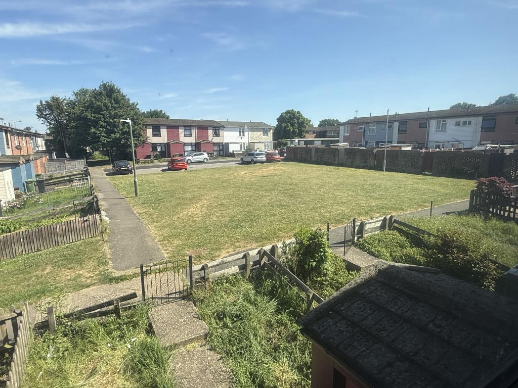 Lot: 118 - HOUSE IN NEED OF IMPROVEMENT - View from Front Bedroom of House in Need of Improvement